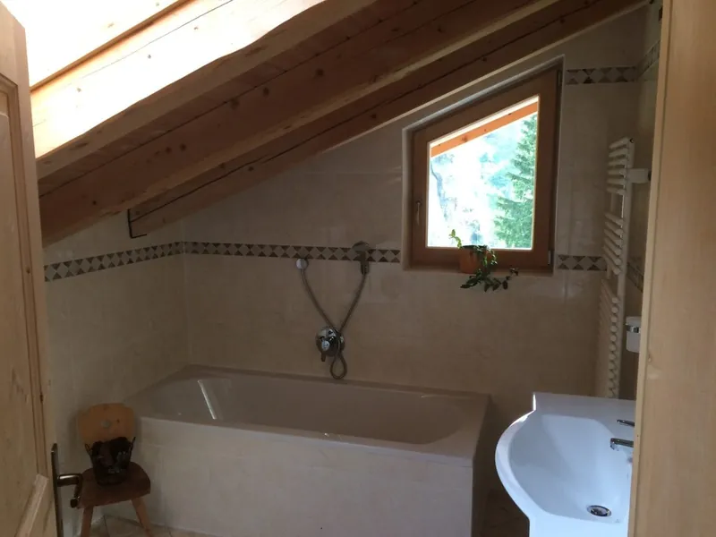 Bad mit Badewanne